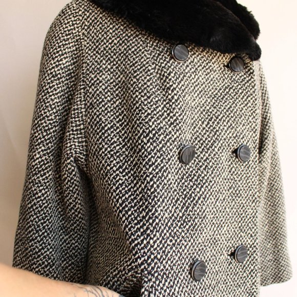 Vintage 1950s Coat / Bergdorf Goodman Black and White Tweed Wool Overcoat With F - Picture 5 of 13